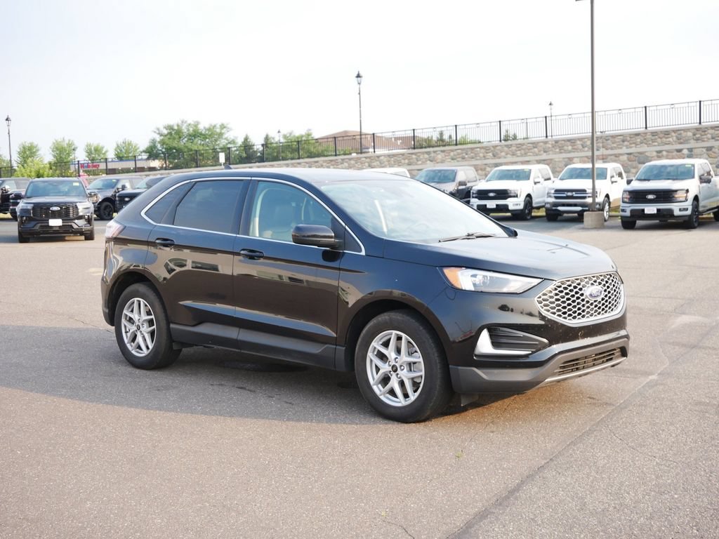 Certified 2024 Ford Edge SEL AWD/4WD image 3