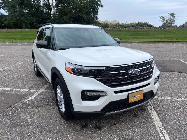 Certified 2023 Ford Explorer XLT w/ Equipment Group 202A AWD/4WD image 2