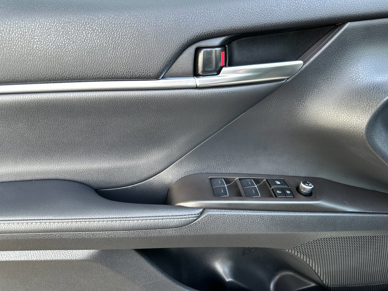 Used 2024 Toyota Camry XSE w/ Blackout Package (TMS) image 11