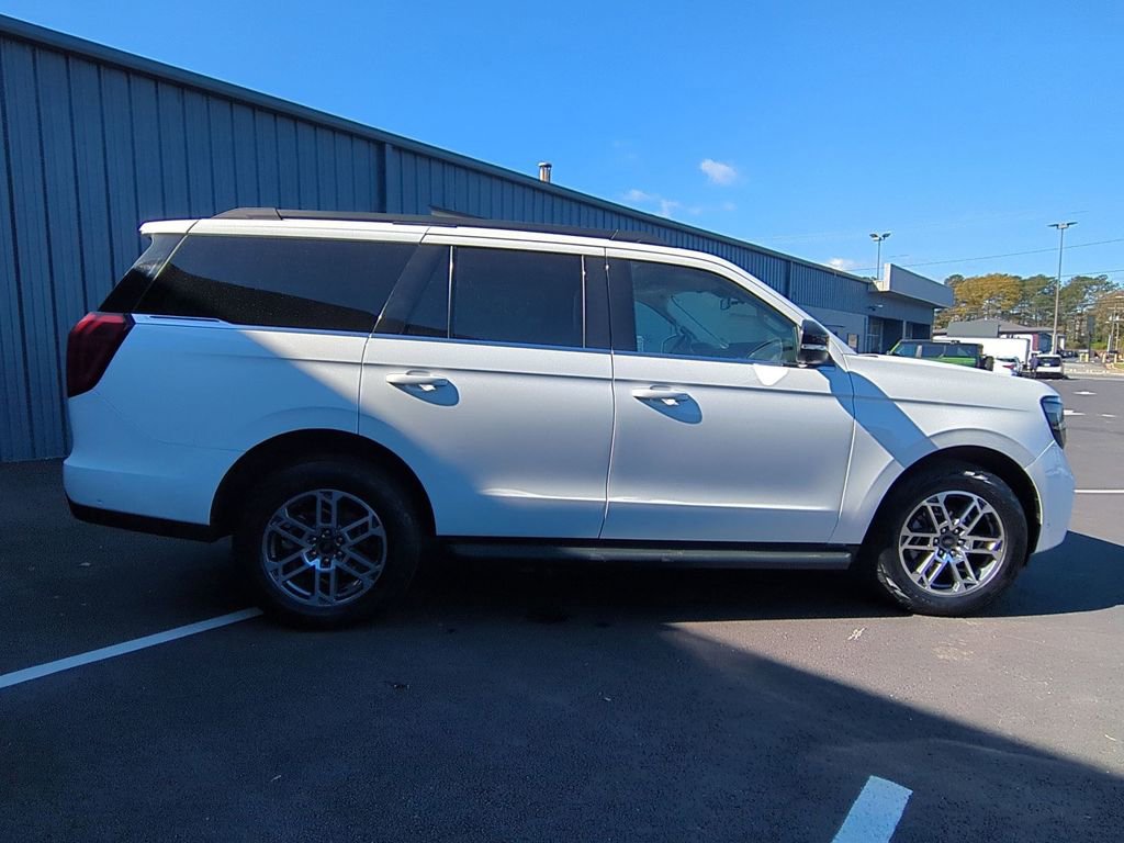 Certified 2025 Ford Expedition Active AWD/4WD image 5