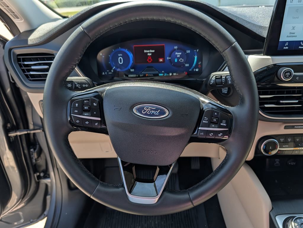 Certified 2022 Ford Escape SEL w/ Technology Package FWD image 6