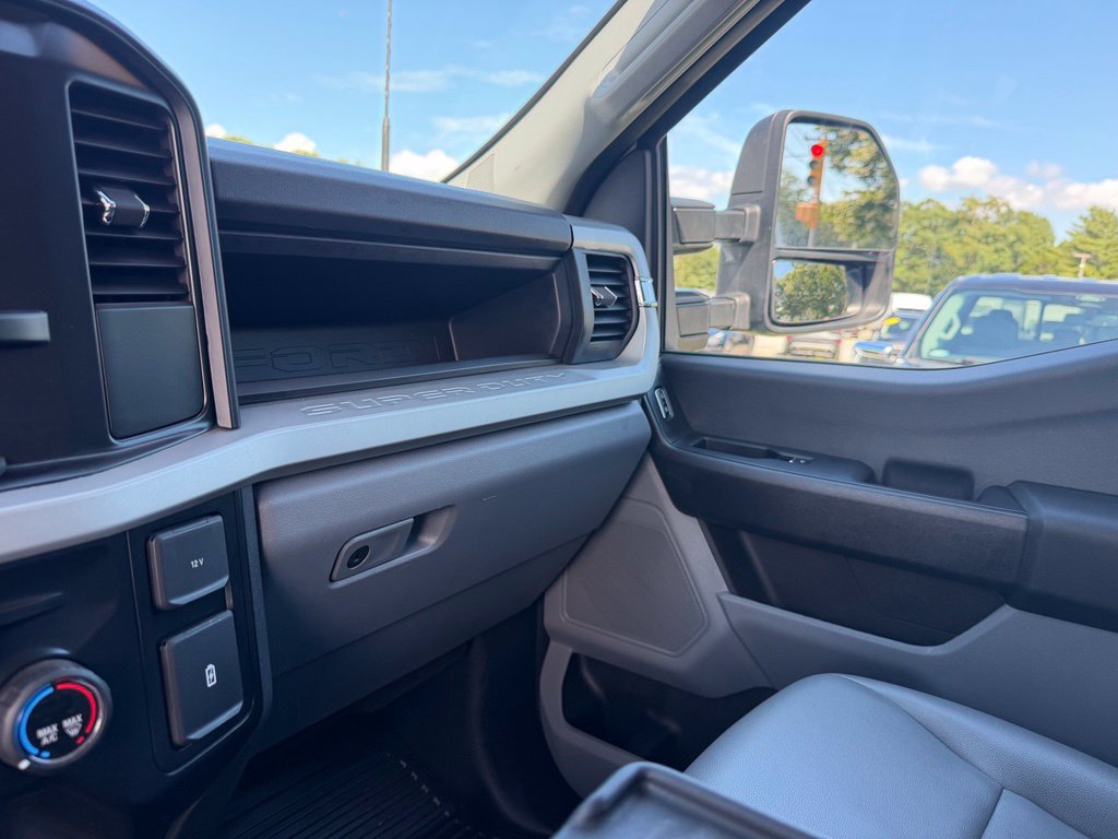 Certified 2025 Ford F250 XL w/ XL Off-Road Package AWD/4WD image 21