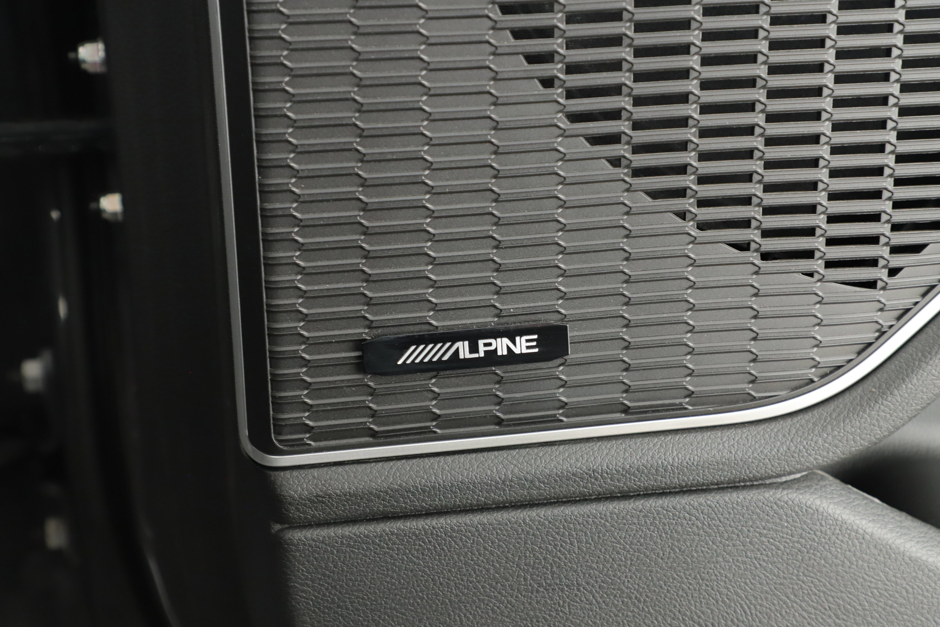 Used 2022 Jeep Grand Cherokee L Limited image 9