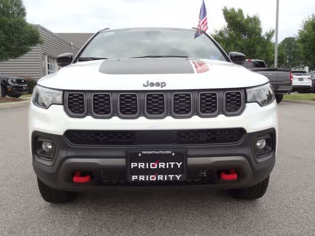 Used 2025 Jeep Compass Trailhawk AWD/4WD image 5