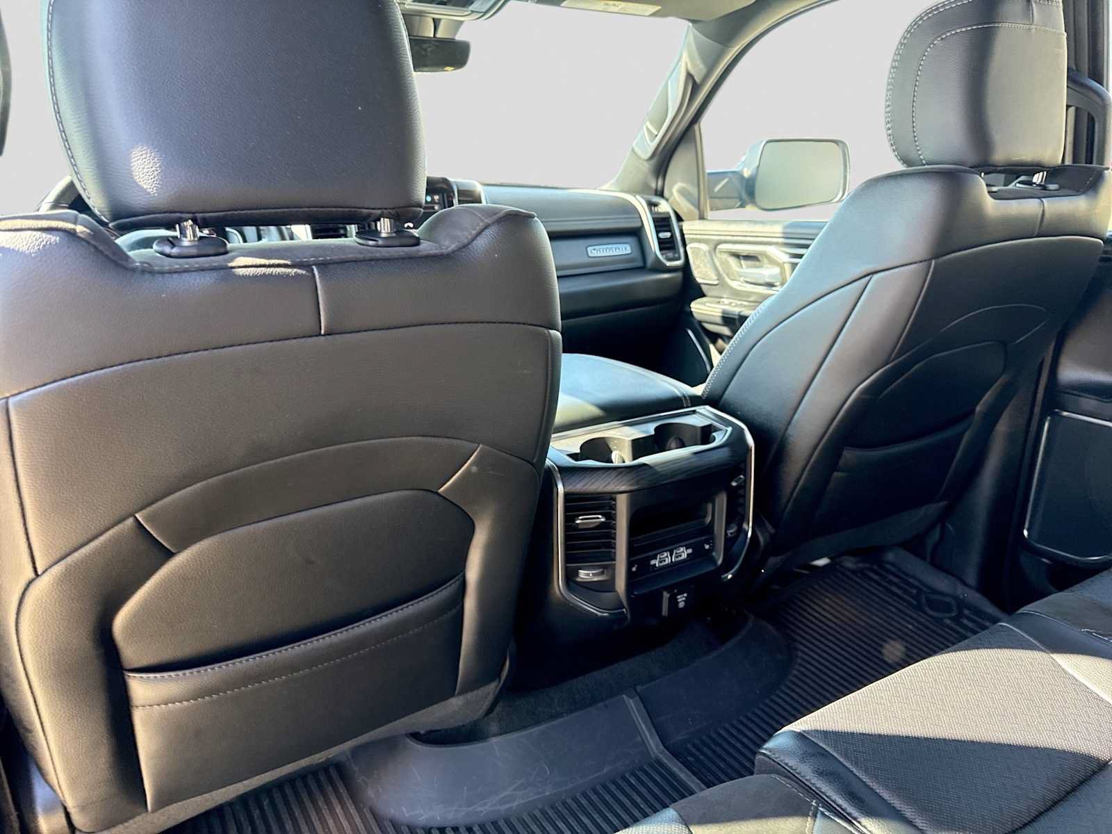 Used 2024 RAM 1500 Laramie AWD/4WD image 17