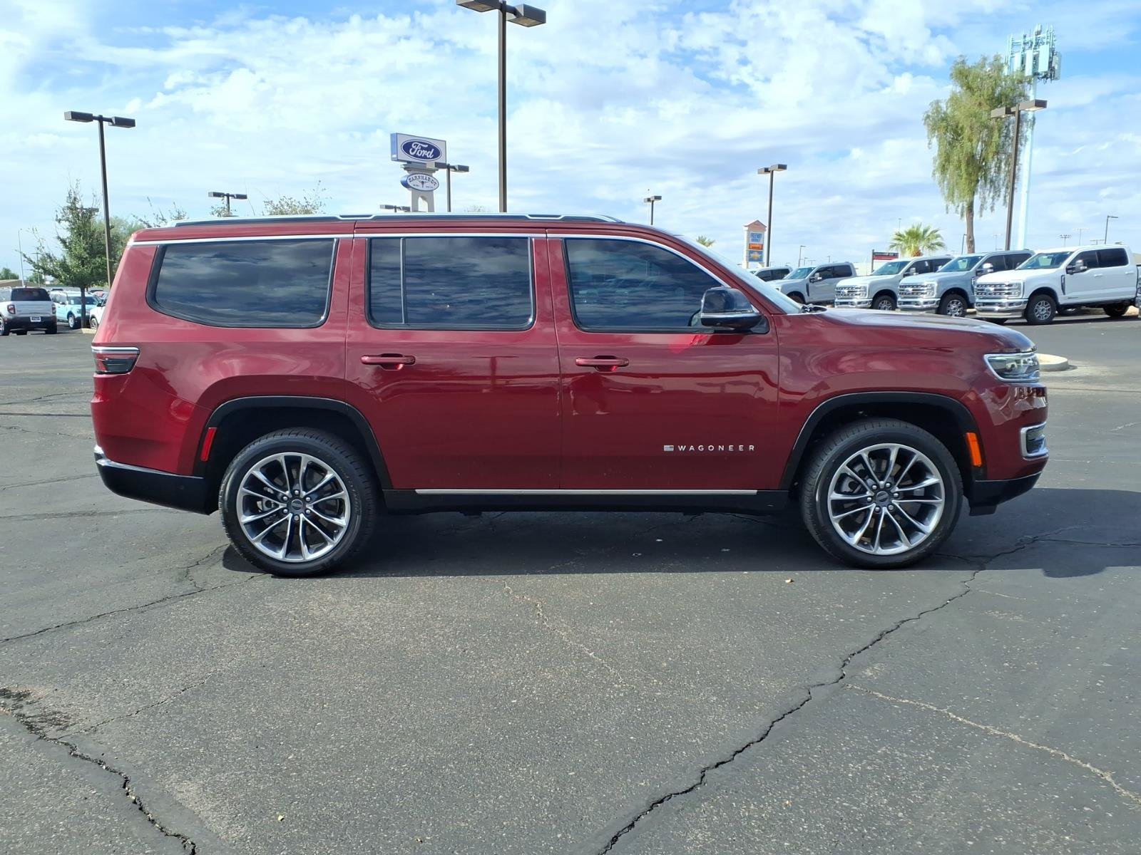 Used 2024 Jeep Wagoneer Series III w/ Premium Group I AWD/4WD image 7