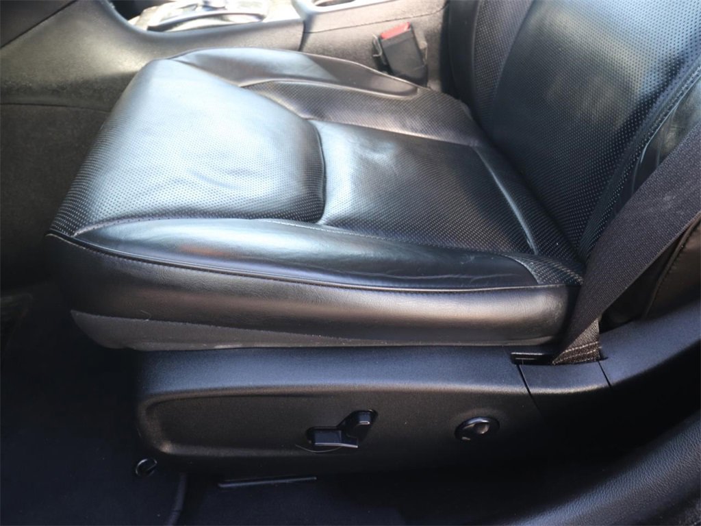 Used 2019 Chrysler 300 Limited image 14