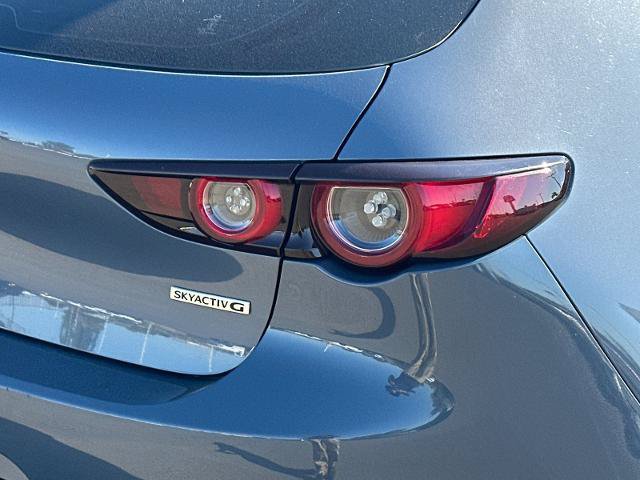 Used 2020 MAZDA MAZDA3 Hatchback w/ Premium Package FWD image 25