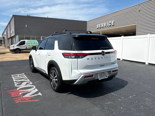 Used 2025 Nissan Pathfinder Platinum FWD image 5