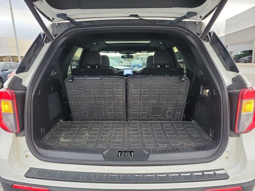 Certified 2022 Ford Explorer ST w/ Equipment Group 401A image 10