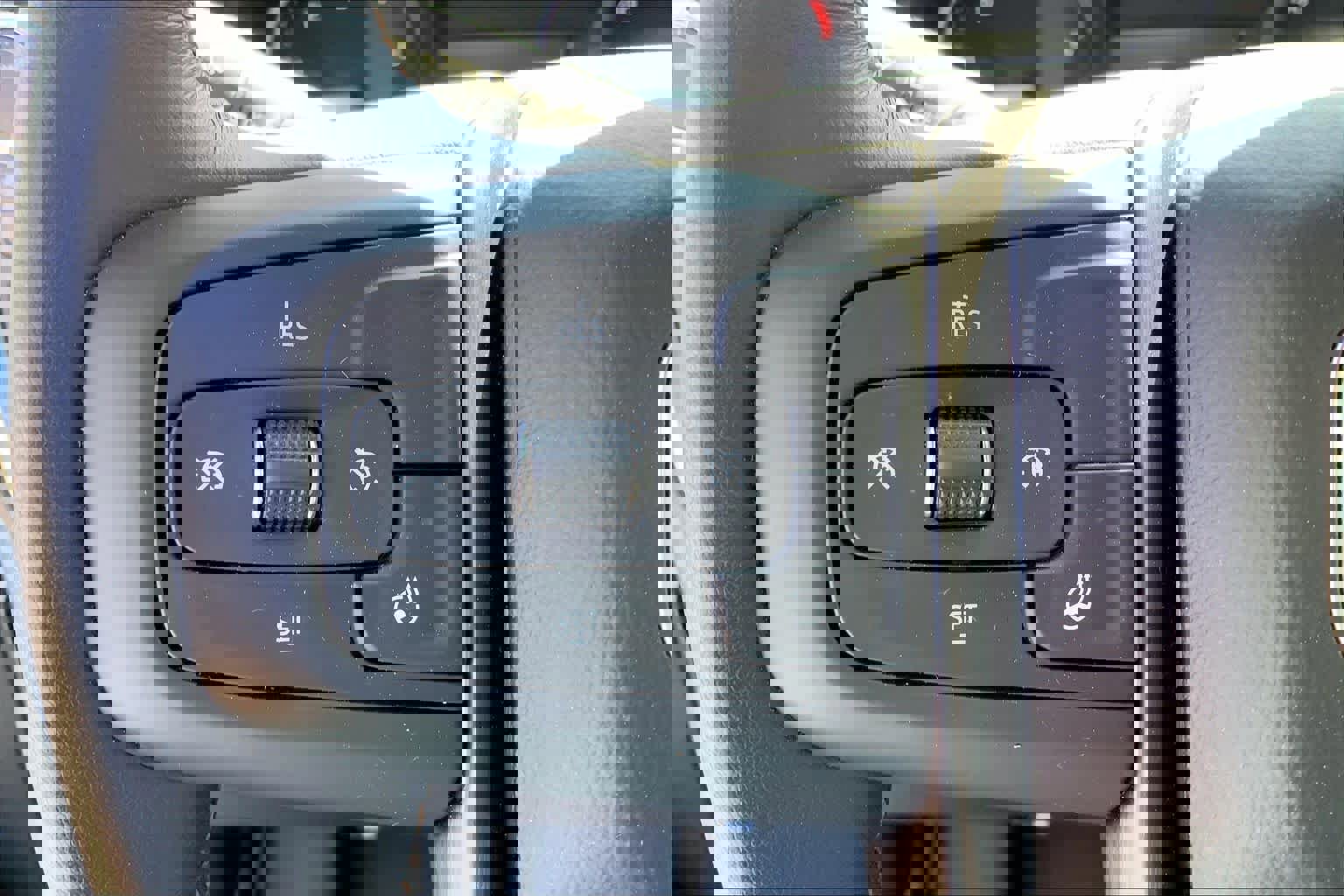 Used 2022 GMC Sierra 2500 AT4 image 21