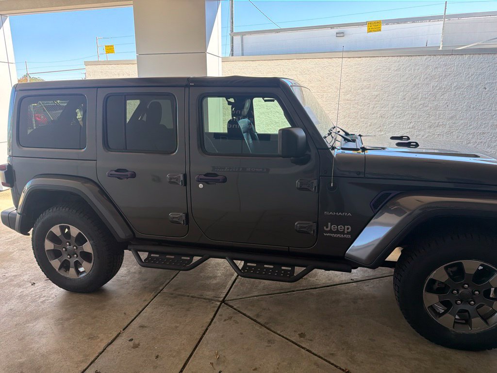 Used 2019 Jeep Wrangler Unlimited Sahara AWD/4WD image 4