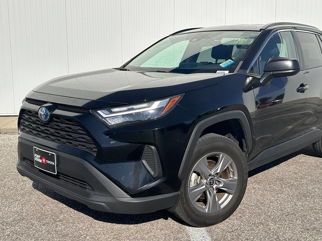 Used 2023 Toyota RAV4 LE AWD/4WD image 2
