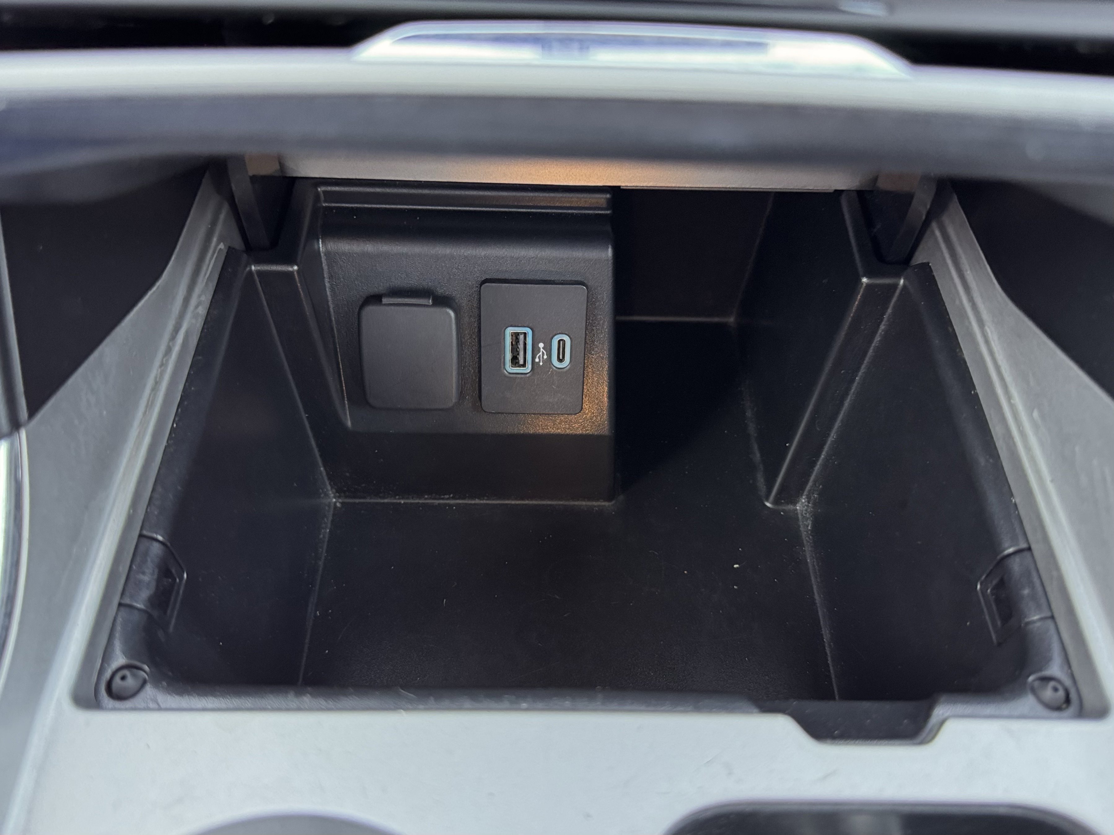 Certified 2022 Ford Explorer Limited w/ Equipment Group 301A image 24