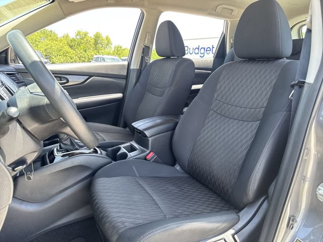 Used 2019 Nissan Rogue S FWD image 11