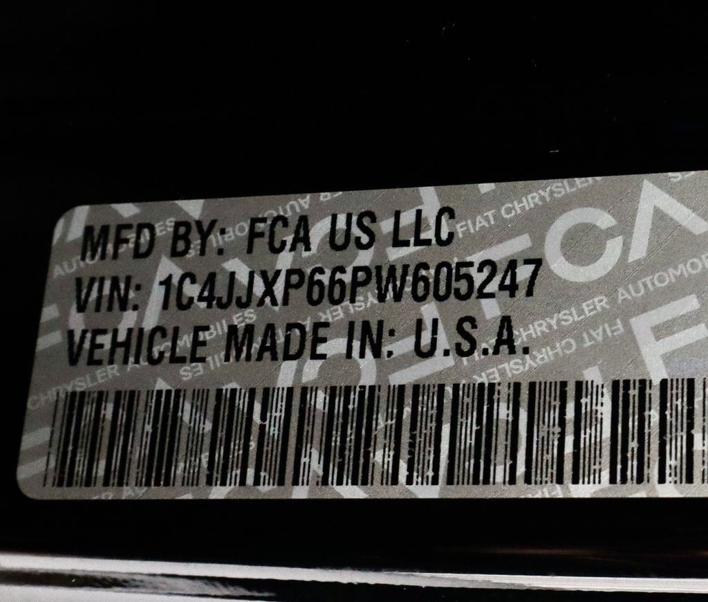 Used 2023 Jeep Wrangler Unlimited Sahara w/ Cold Weather Group AWD/4WD image 31