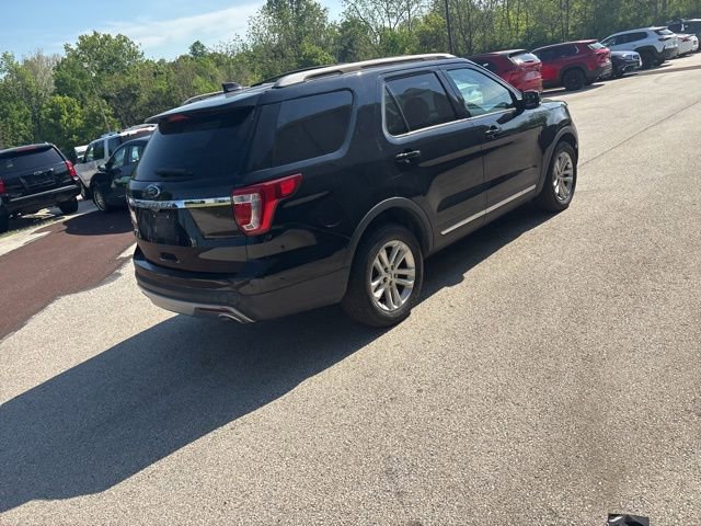 Certified 2017 Ford Explorer XLT w/ Equipment Group 202A FWD image 29