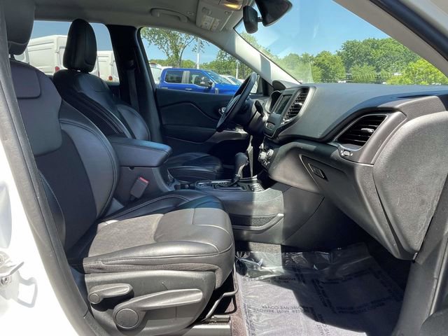 Used 2019 Jeep Cherokee Latitude Plus w/ Comfort/Convenience Group FWD image 29