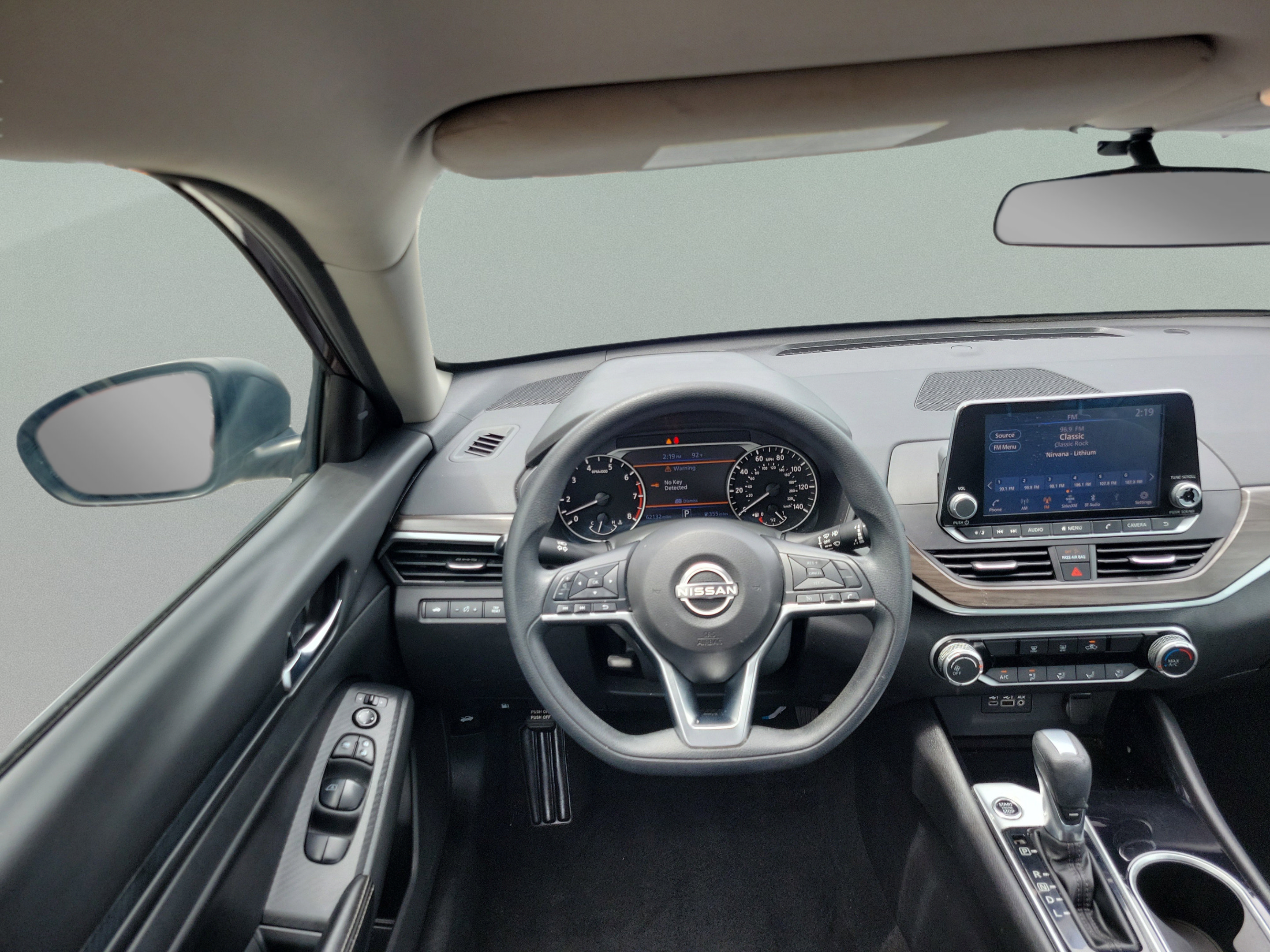 Used 2024 Nissan Altima 2.5 SV FWD image 5