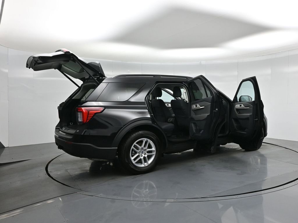 Certified 2025 Ford Explorer Active image 6