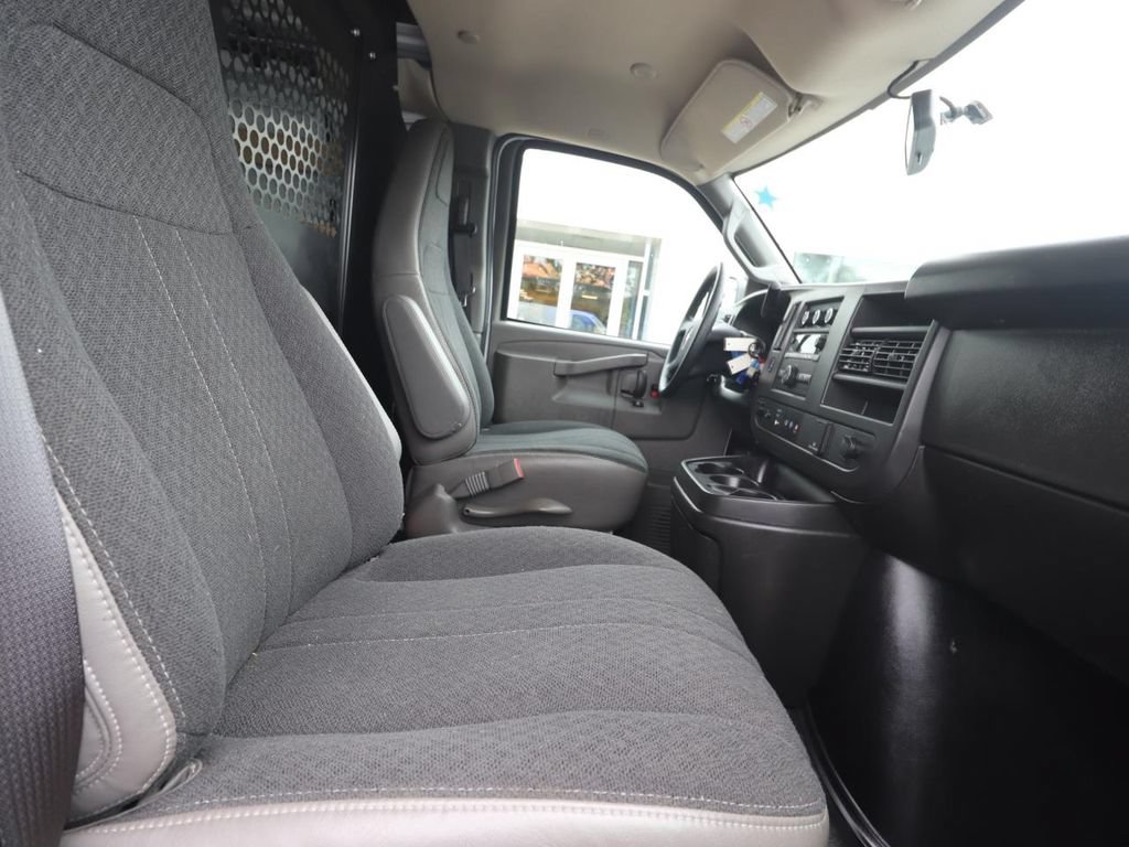 Used 2025 Chevrolet Express 2500 w/ Driver Convenience Package RWD image 9