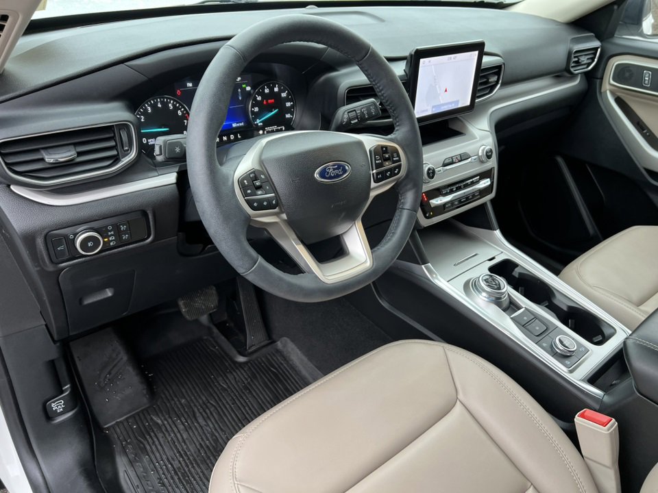 Certified 2023 Ford Explorer XLT w/ Equipment Group 202A image 18