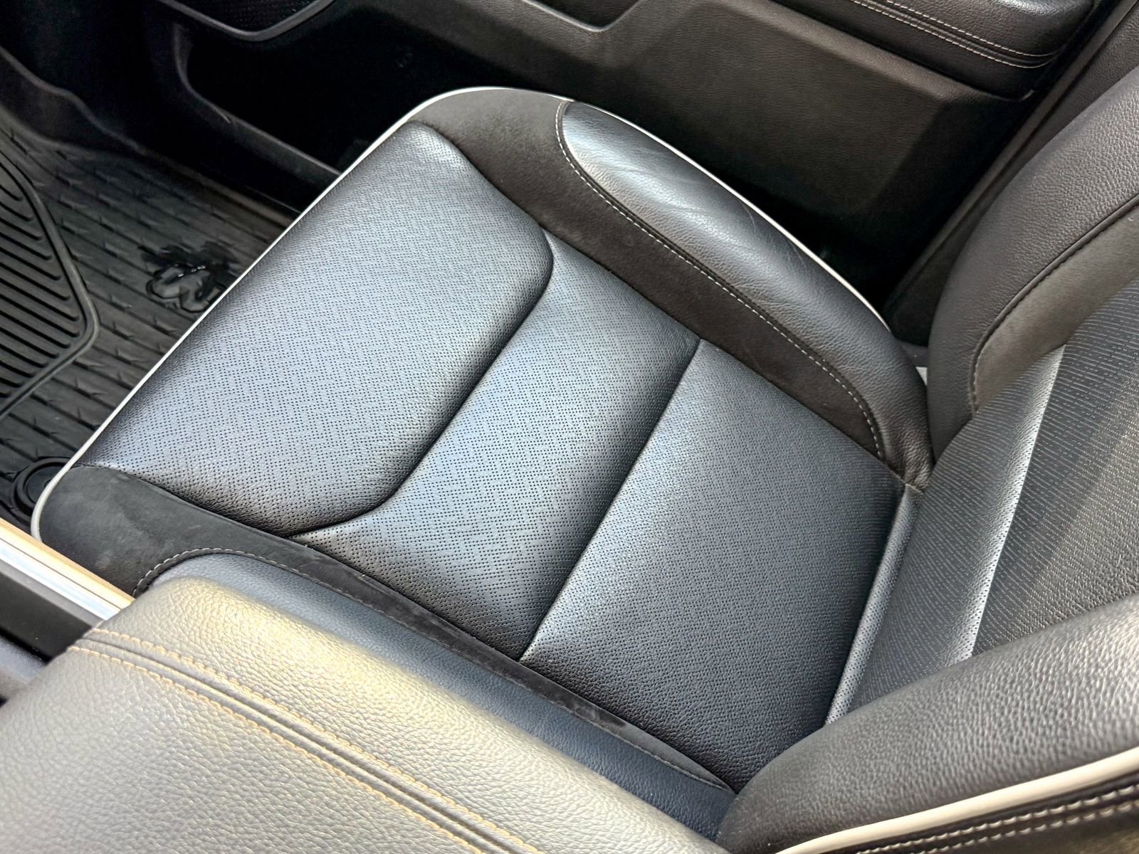 Used 2021 RAM 1500 Laramie AWD/4WD image 36