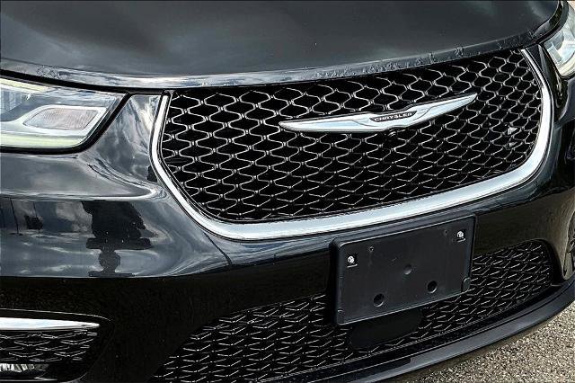 Used 2021 Chrysler Pacifica Touring image 28