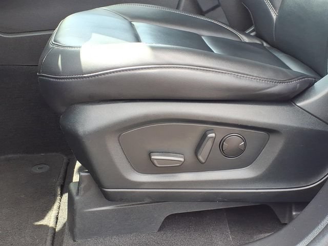 Certified 2023 Ford Explorer XLT w/ Equipment Group 202A AWD/4WD image 18