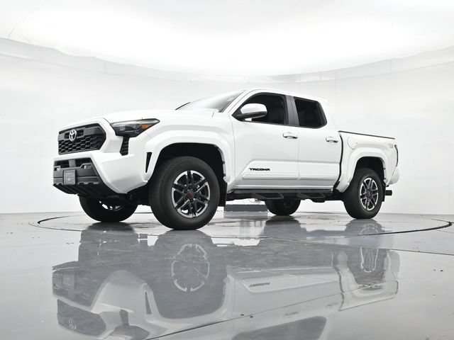 Used 2024 Toyota Tacoma TRD Sport AWD/4WD image 34