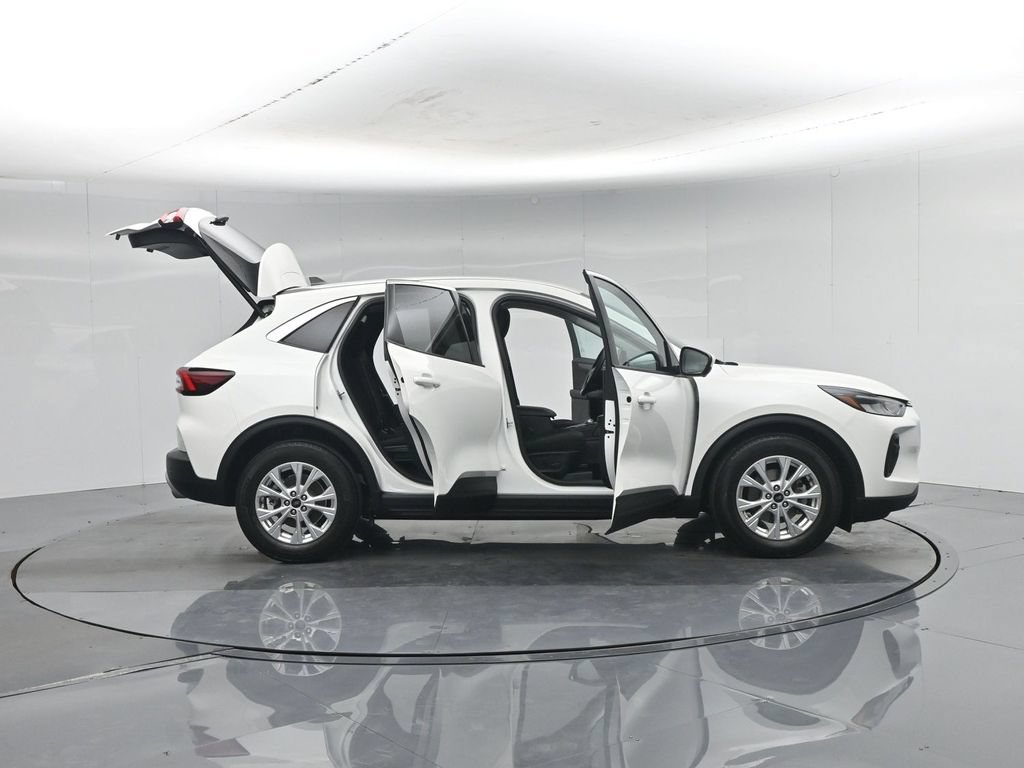 Certified 2023 Ford Escape Active w/ Tech Pack #2 FWD image 5