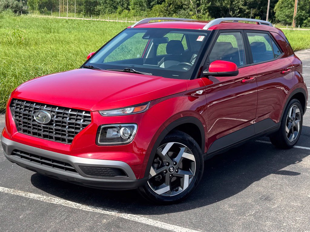 Used 2021 Hyundai Venue SEL w/ Cargo Package FWD image 2