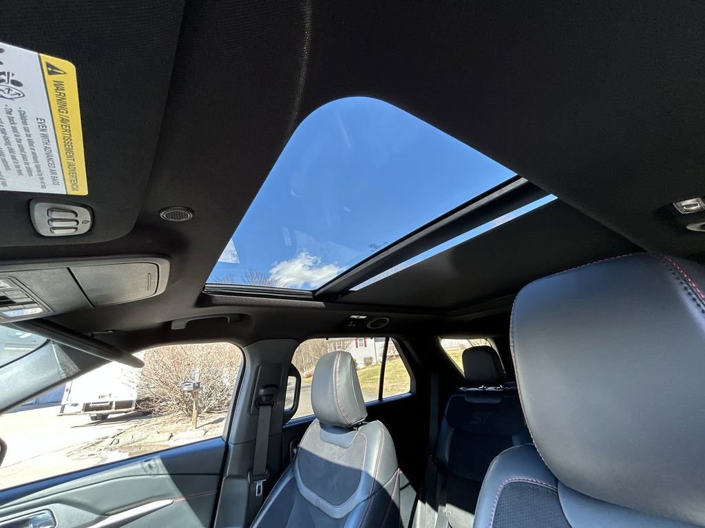 Certified 2025 Ford Explorer ST image 22