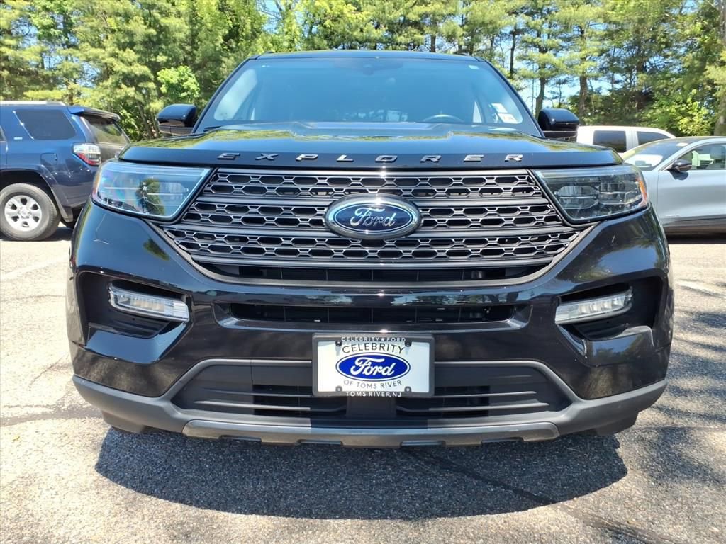 Certified 2023 Ford Explorer XLT w/ Equipment Group 202A AWD/4WD image 6
