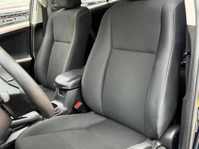 Used 2018 Toyota RAV4 LE FWD image 8