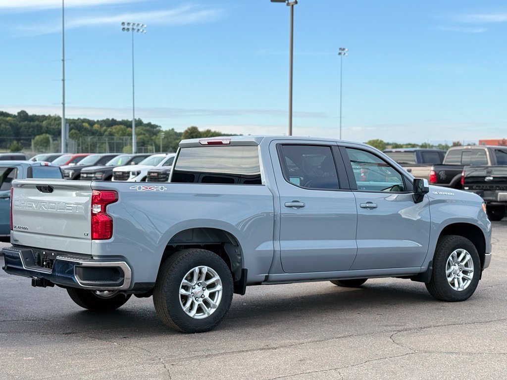 Used 2024 Chevrolet Silverado 1500 LT AWD/4WD image 30