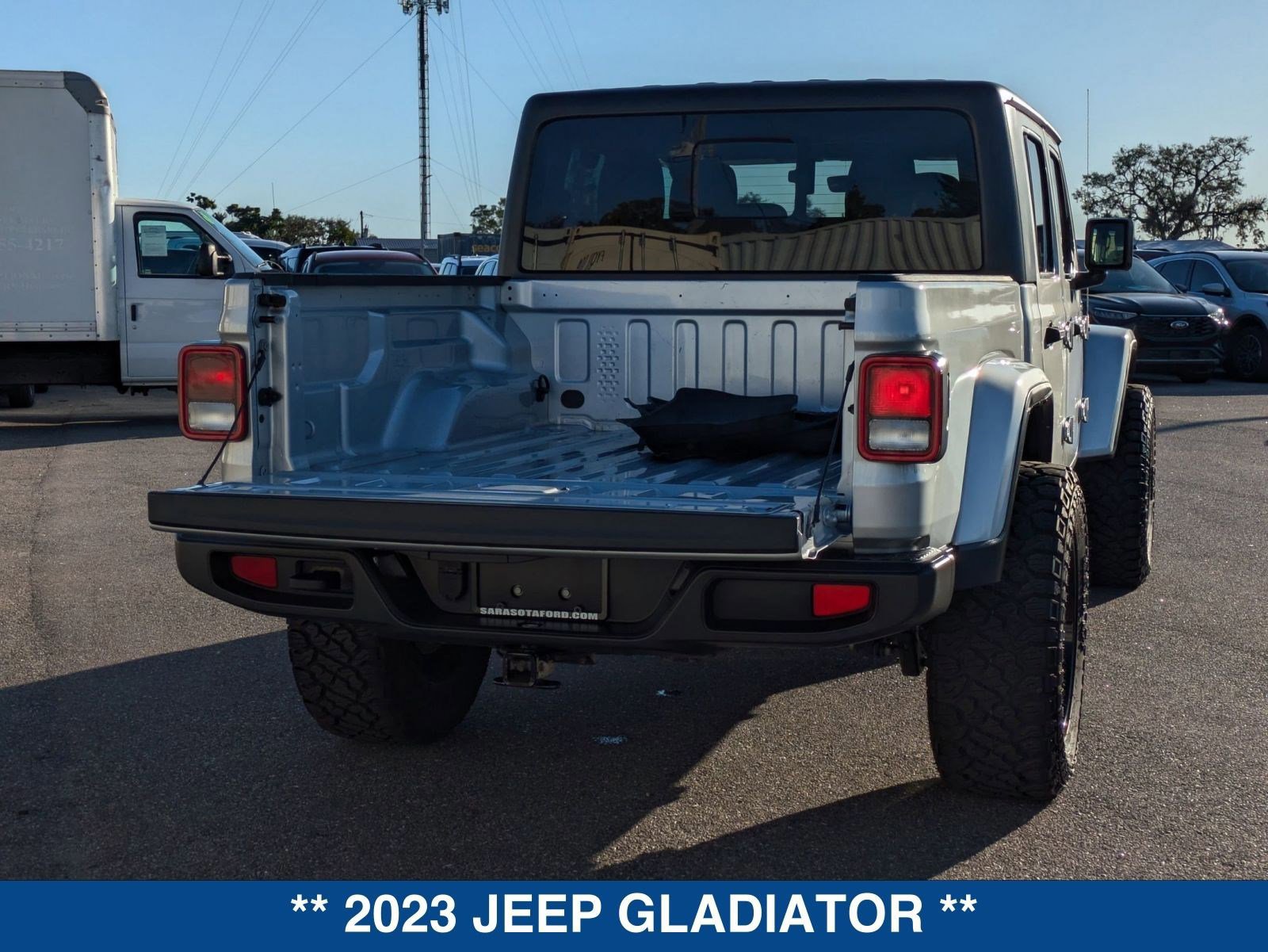 Used 2023 Jeep Gladiator Overland image 13