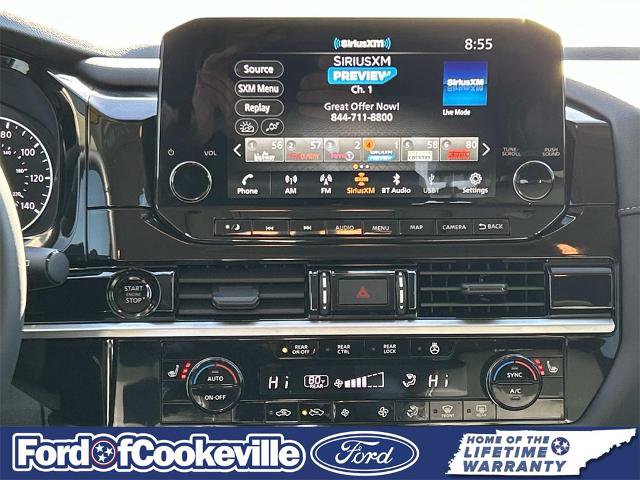 Used 2025 Nissan Pathfinder SL w/ Black Appearance Package image 15