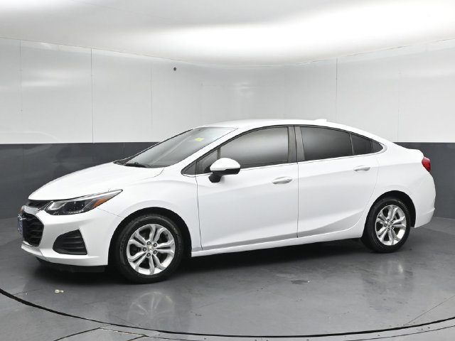 Used 2019 Chevrolet Cruze LT w/ Convenience Package FWD image 4