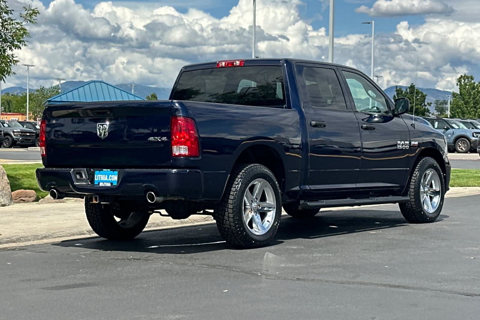 Used 2018 RAM 1500 Express w/ Express Value Package AWD/4WD image 2