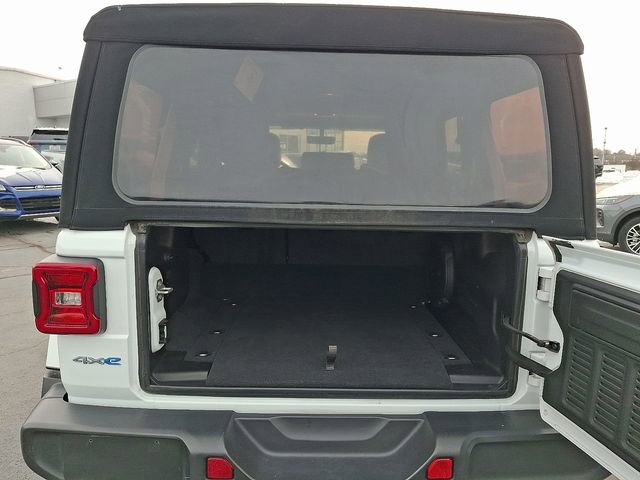 Used 2022 Jeep Wrangler Unlimited Sahara w/ Cold Weather Group image 29