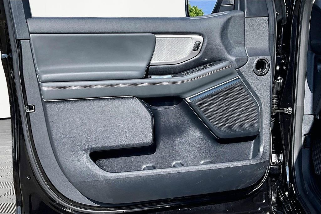 Certified 2025 Ford Expedition Active AWD/4WD image 23