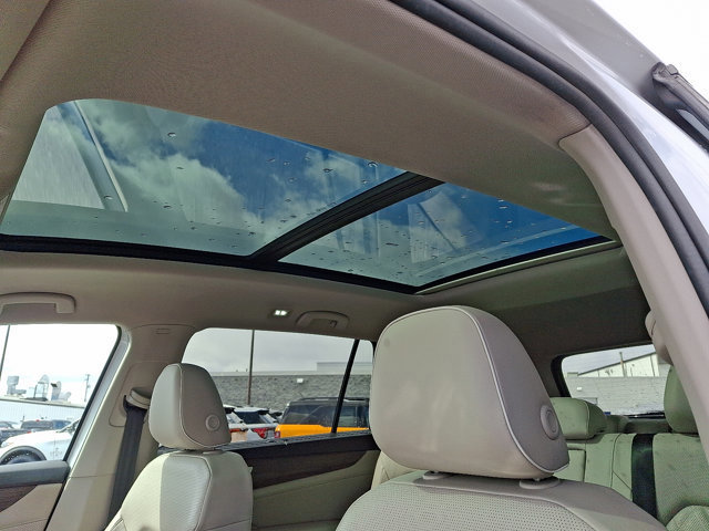 Used 2024 Volkswagen Atlas SEL Premium R-Line image 17