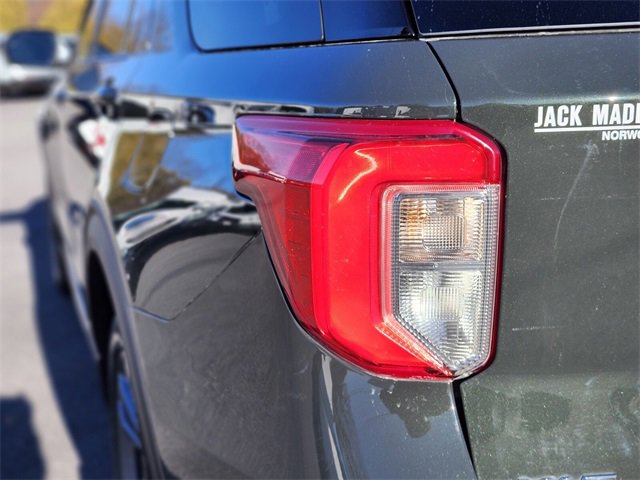 Certified 2022 Ford Explorer XLT w/ Equipment Group 202A image 9