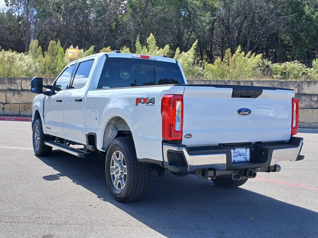 Certified 2025 Ford F250 XLT w/ FX4 Off-Road Package AWD/4WD image 5