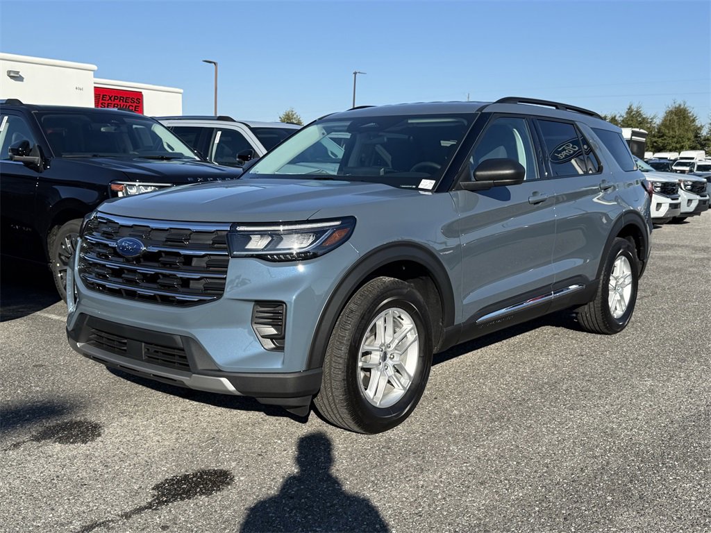 Certified 2025 Ford Explorer Active image 9