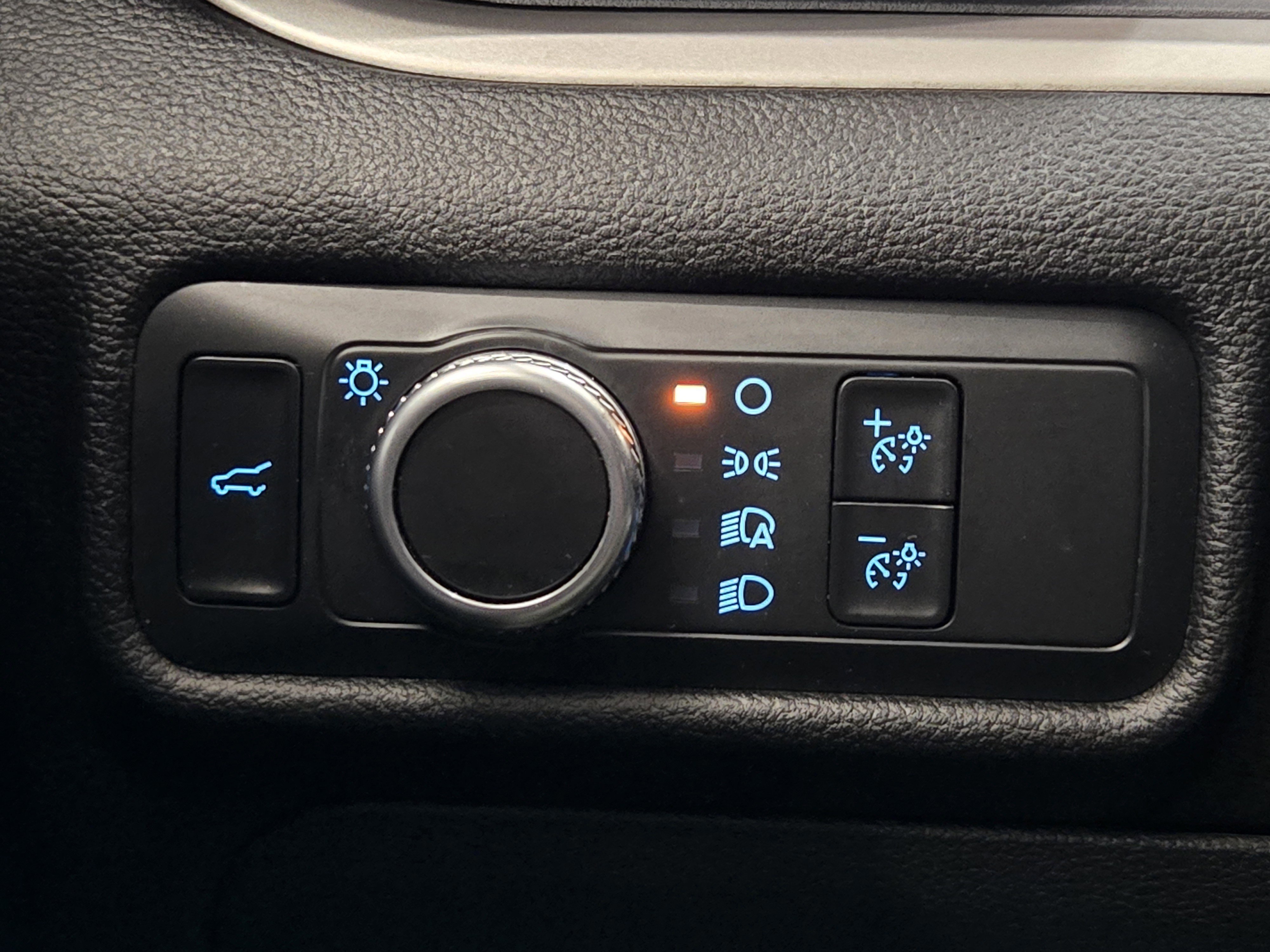 Certified 2022 Ford Explorer XLT RWD image 21