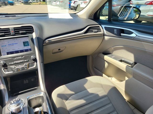 Certified 2019 Ford Fusion SE FWD image 22