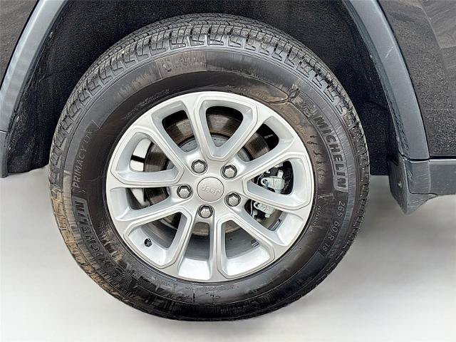 Used 2022 Jeep Grand Cherokee Laredo E AWD/4WD image 34