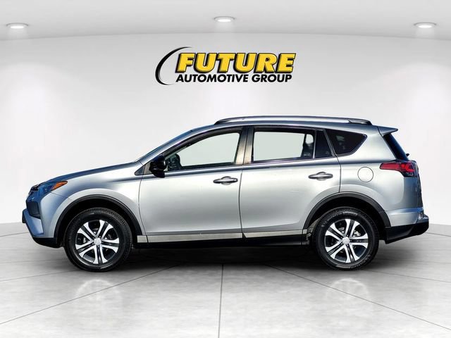 Used 2018 Toyota RAV4 LE w/ All Weather Liner Package video 2